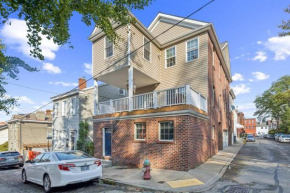 Modern 3-Bed Home with Game Room and Deck